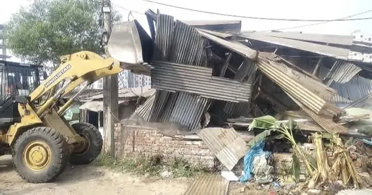 অবৈধ স্থাপনা উচ্ছেদ অভিযান